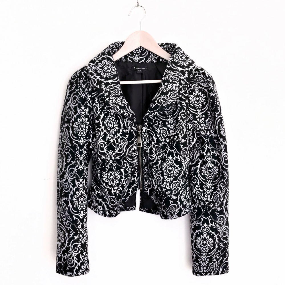 F21 Tapestry Zipper Jacket Black White Jacquard S